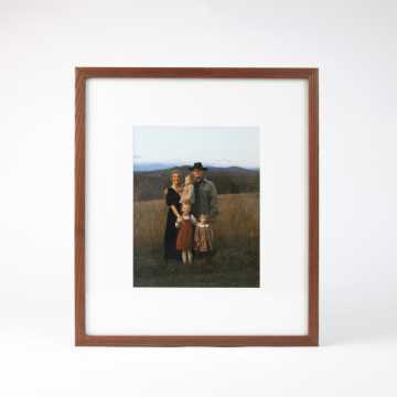 Minimal Walnut Frames