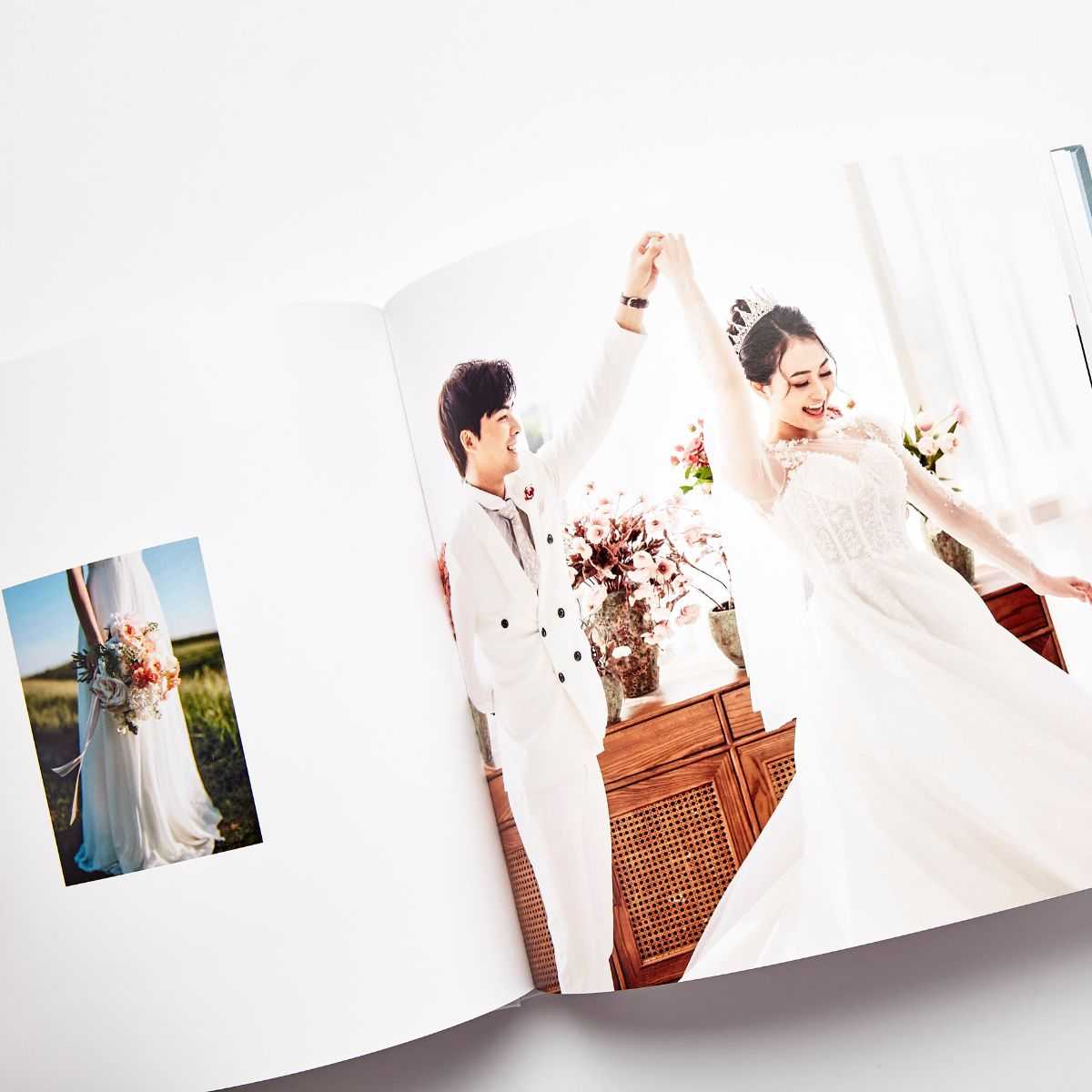 Wedding dance bride and groom on a photobook